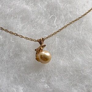 Elegant Gold Pearl Pendant Necklace